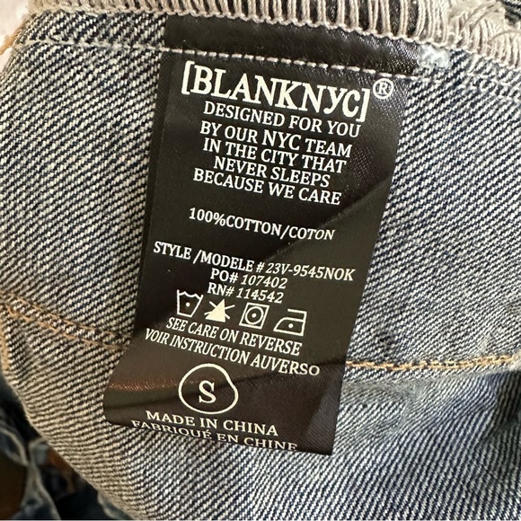 Blank NYC denim jacket in medium blue size small. - Picture 4 of 5